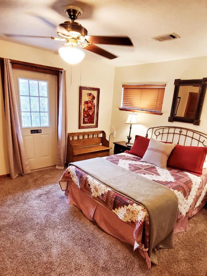 Barons Creekside Resort Fredericksburg Exterior foto
